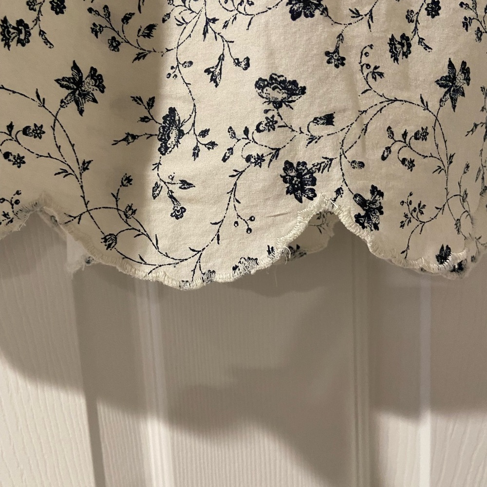 Gap White/Blue Floral Print Top with Embroidery-3/4 Sleeves Size Medium - Picture 6 of 9